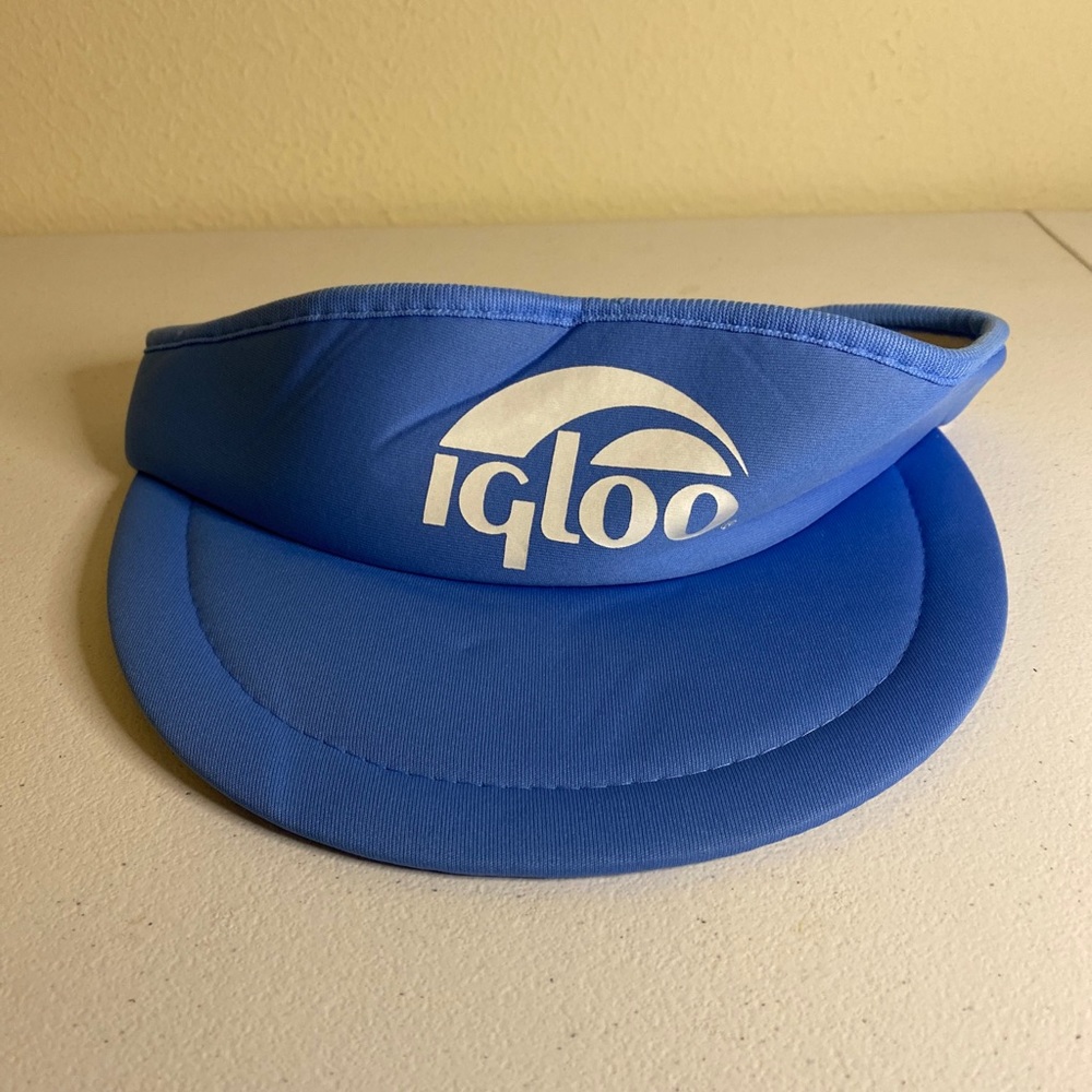 Vintage igloo hat (D4)